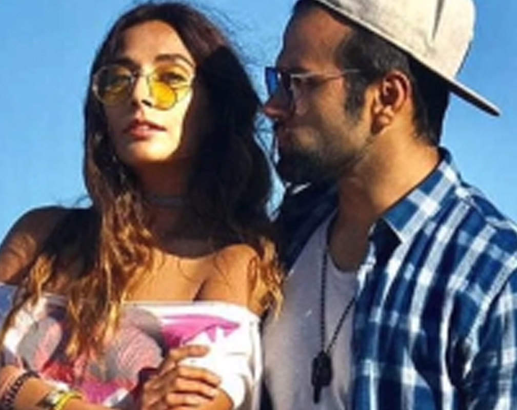 
Rithvik Dhanjani calls rumored girlfriend Monica Dogra 'married woman'
