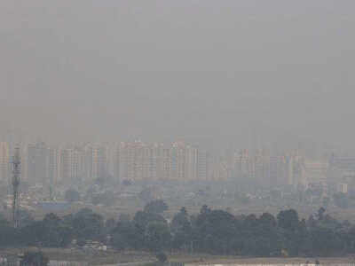 Delhi residents complain of breathlessness as air quality worsens