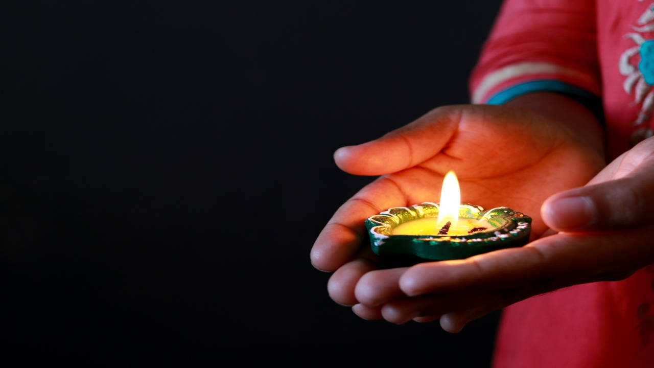 Candle Light Diwali Drawing High-Res Vector Graphic - Getty Images