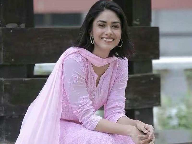 Mrunal Thakur: No one should be able to define my abilities | Hindi Movie News - Times of India