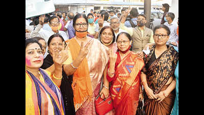 Bihar polls: Jubilant BJP and JD(U) workers celebrate ‘victory’