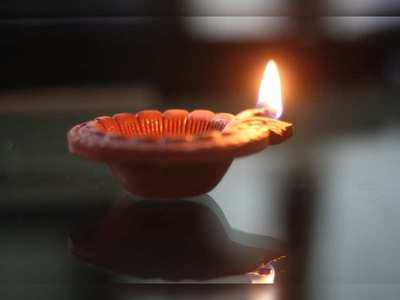 diyas in english