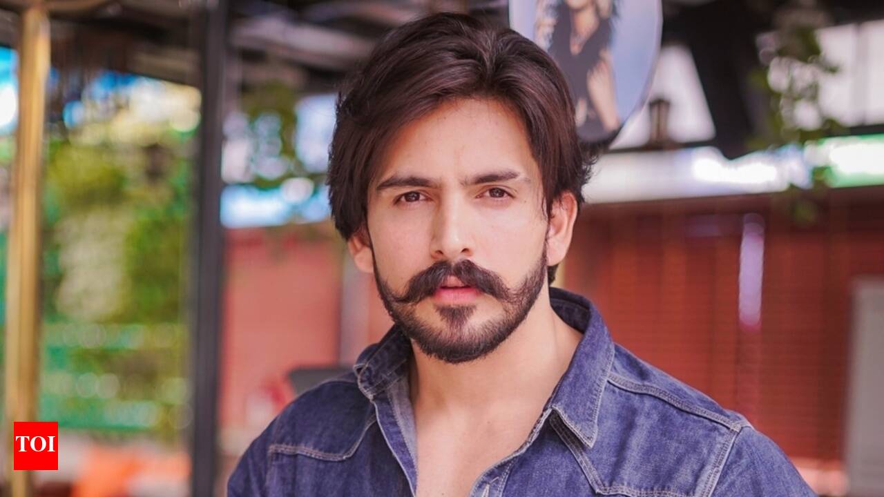 Anna Gorshkova tomonidan Yalangoch haqiqat