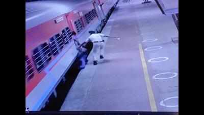 Vadodara: Alert RPF cop saves man’s life on station