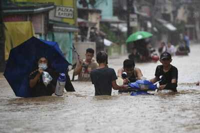 Typhoon Vamco lashes the Philippines, paralyses parts of Manila