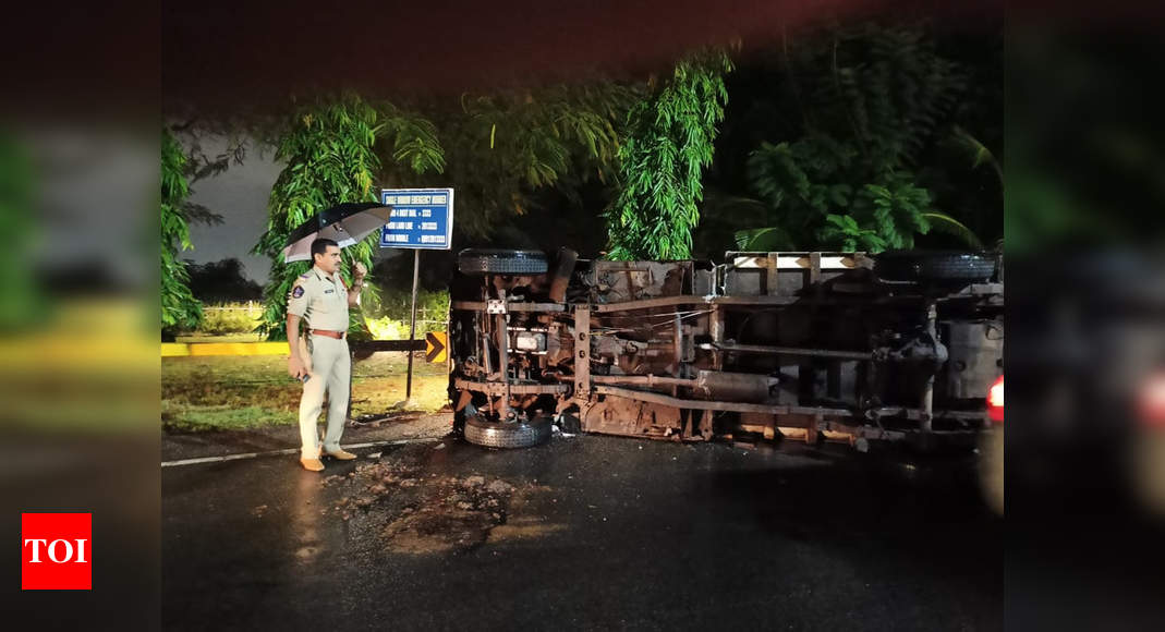 Two killed, three injured in road accident in Visakhapatnam ...