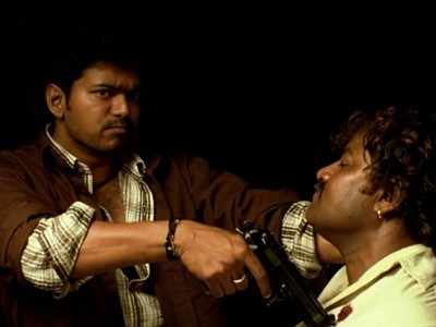 Vijay to play an undercover cop in 'Master'?