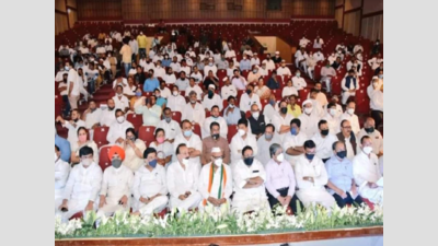 Maharashtra leaders recall the services of former minister, educationist professor Javed Khan