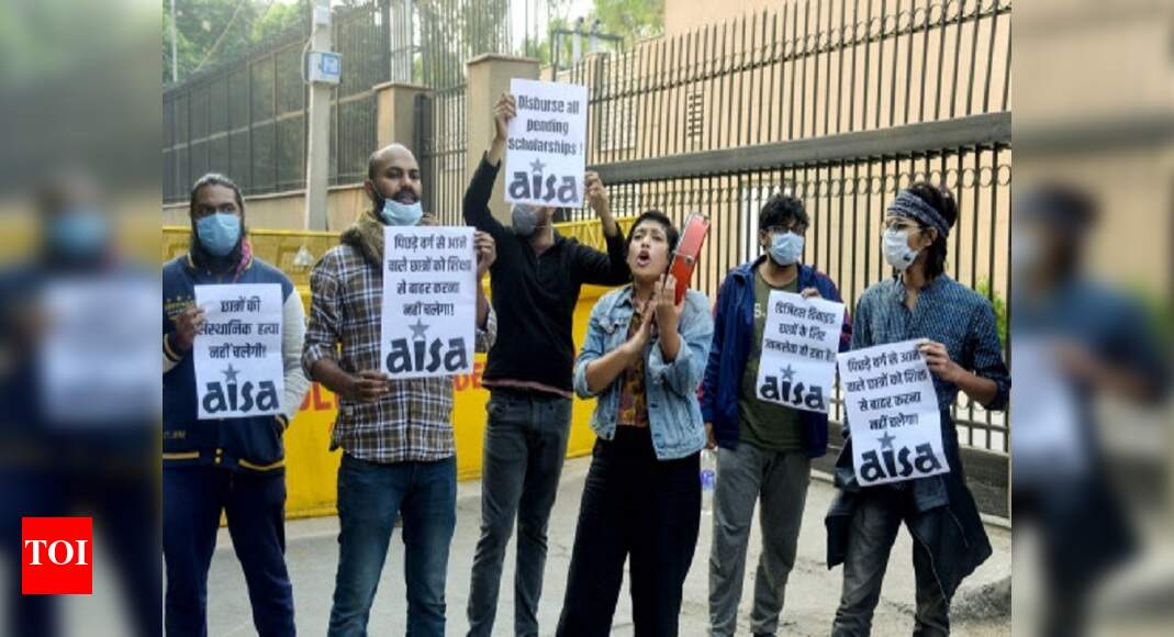 Lsr Student Suicide University Students Stage Protest Outside Ugc