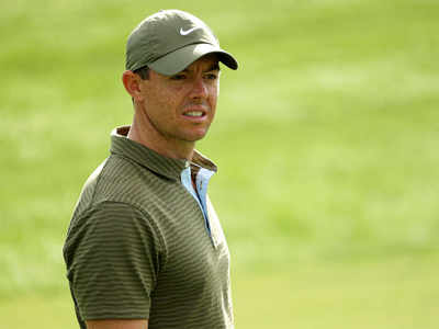McIlroy needs record comeback to win Masters after poor start