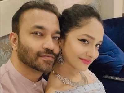 Ankita Lokhande gets all candid; enjoys a selfie-moment with boyfriend Vicky Jain on Diwali