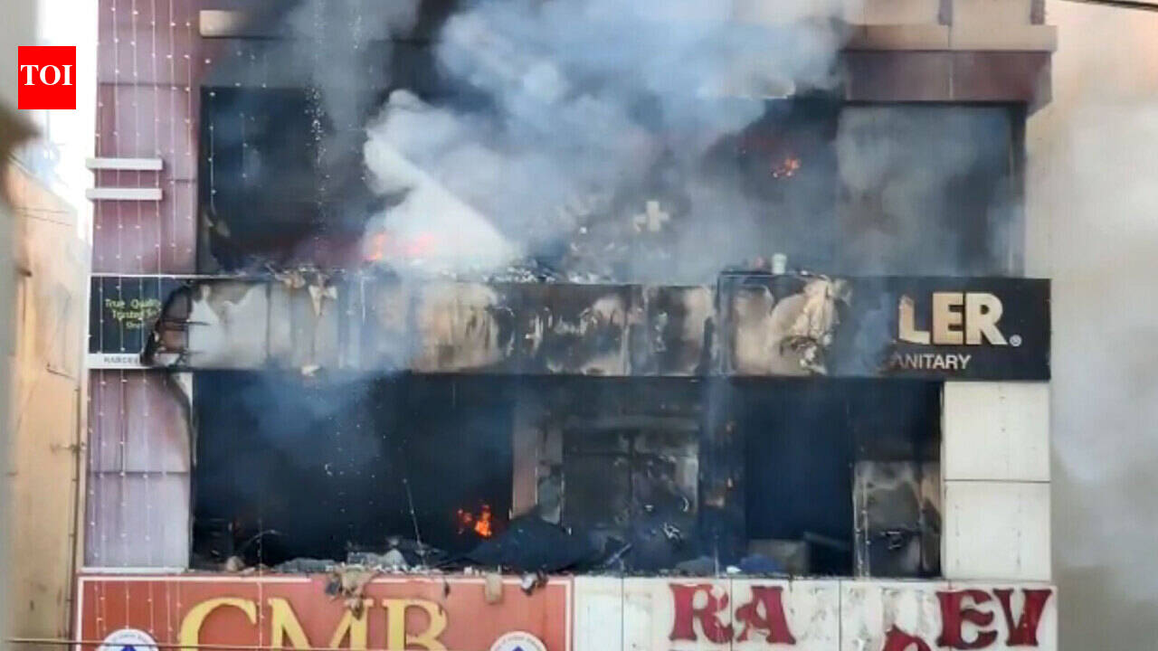Hyderabad: Fire breaks out at a hardware shop in Kukatpally