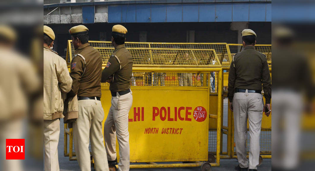 Delhi Police Issues Over 1,400 Challans For Covid-19 Protocol Violation ...