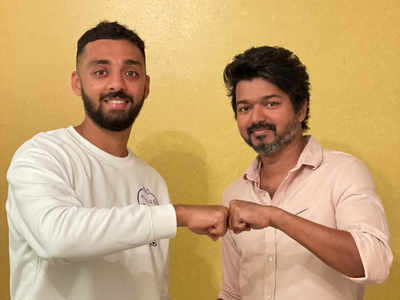 Cricketer Varun Chakravarthy's pic with his idol Vijay goes viral