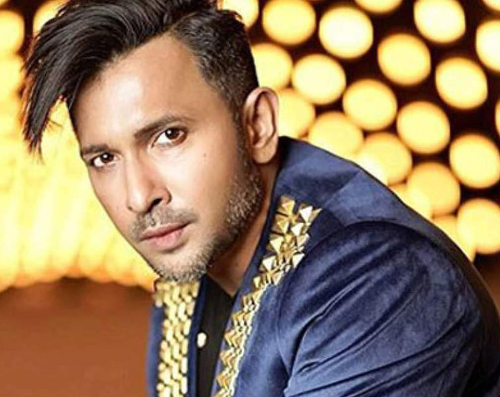 
India's Best Dancer: Terence Lewis's masti on the sets
