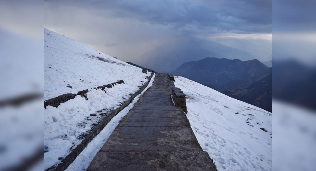 uttarakhand-s-upper-reaches-receive-snow-kedarnath-closed-times-of