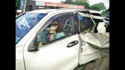 Khushbu Sundar Accident: Khushbu Sundar escapes unhurt after truck ...