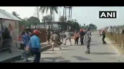 Tufanganj bandh: BJP supporters put up roadblocks