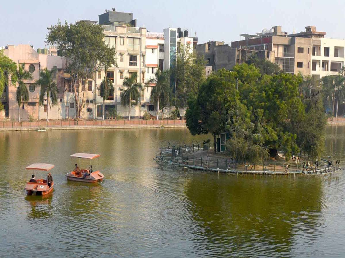 Delhi: Boating facility to start at Model Town's Naini Lake from November  20 | City - Times of India Videos