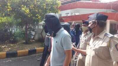 Std XII pass out, 8 others dupe 15,000 investors of Rs70 cr