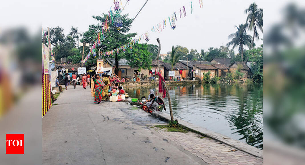Twin legal wins at SC, Calcutta HC: Ban on Chhath Puja at Kolkata lakes stays - Times of India