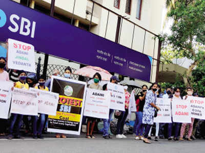 Coal protesters demand that SBI stop financing Adani’s Australia project
