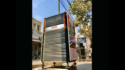 Gautam Gambhir inaugurates giant air purifier in east Delhi's Krishna Nagar market