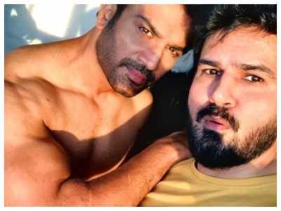 Sharad Kelkar's post-workout selfie with his 'fitness guru' is giving us major fitness goals; see pic
