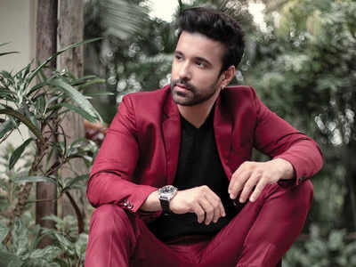 Abs are not forever, focus on overall well-being: Aamir Ali