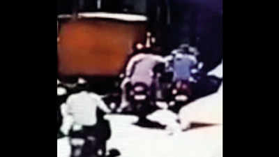 Thane MNS party worker shot dead by two on bike
