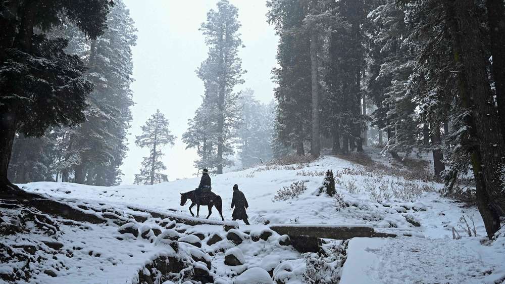 Kashmir Valley receives season’s first snowfall