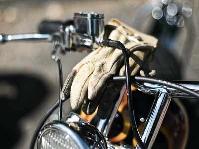 Warm gloves for bikers: Ride with comfort and style on the road