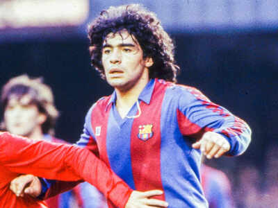 Barcelona salute Maradona, 'icon of world football'