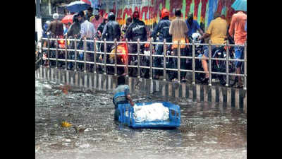 Incessant downpour leaves Chennai besieged