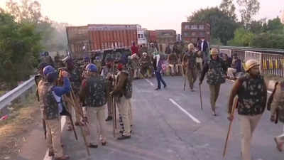 Farmers' 'Delhi-Chalo' march: Haryana govt seals borders with Punjab