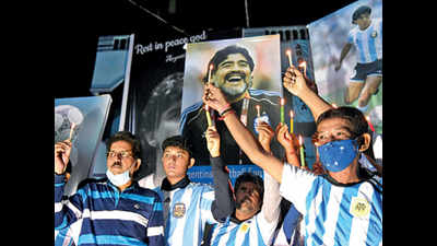 Fans recall moments of magic with Diego Armando Maradona
