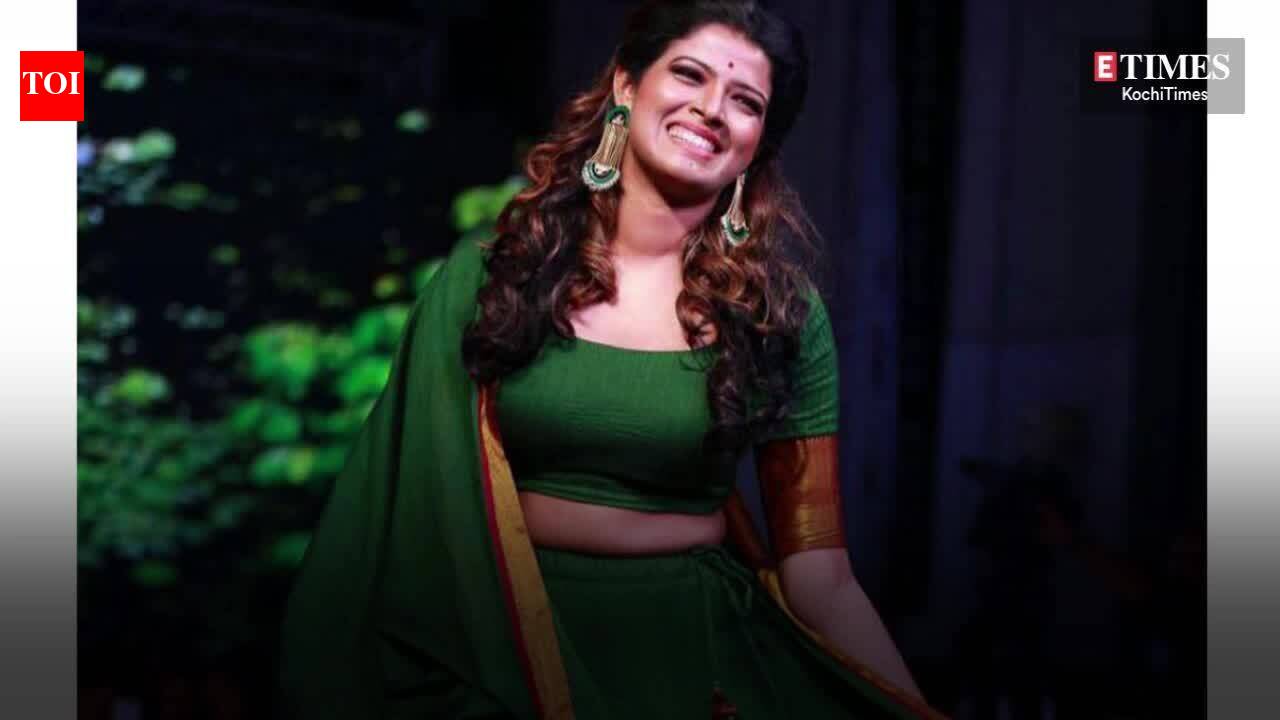 A Thanksgiving Day message from singer Amritha