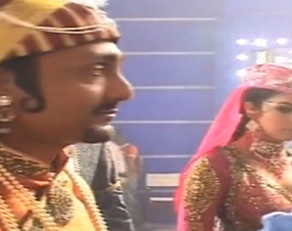 
Flashback video: Shooting of 'Maan Gaye Mughal-e-Azam' starring Mallika Sherawat and Rahul Bose
