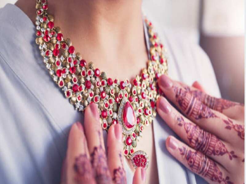 Wedding jewellery: 5 tips to keep in mind before selecting the perfect wedding  jewellery - Times of India