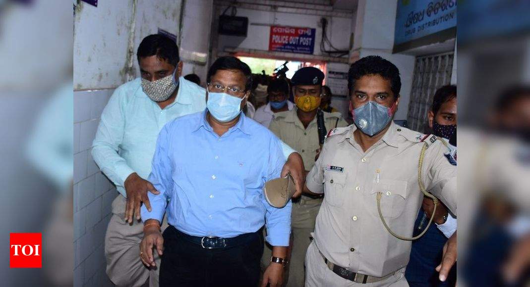 Odisha vigilance arrests IFS officer, son in Rs 9.35 crore DA case ...