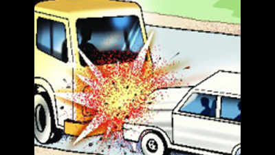 Four people dead as car rams into bus on Yamuna Expressway in UP