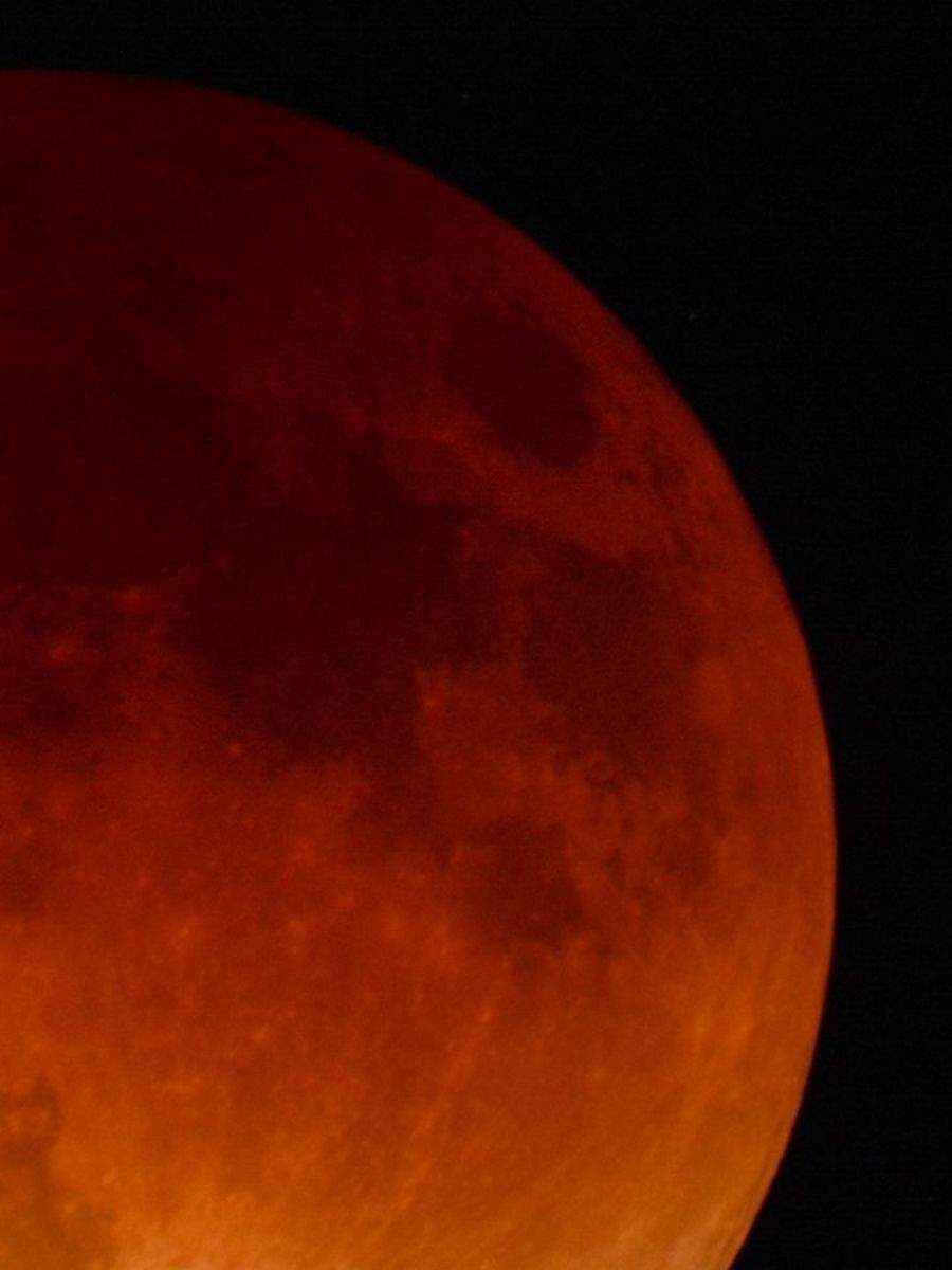 can lunar eclipses blind you