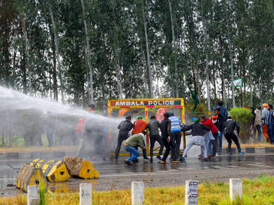 8 opposition parties liken use of tear gas, water cannons on agitating farmers to 'waging war'