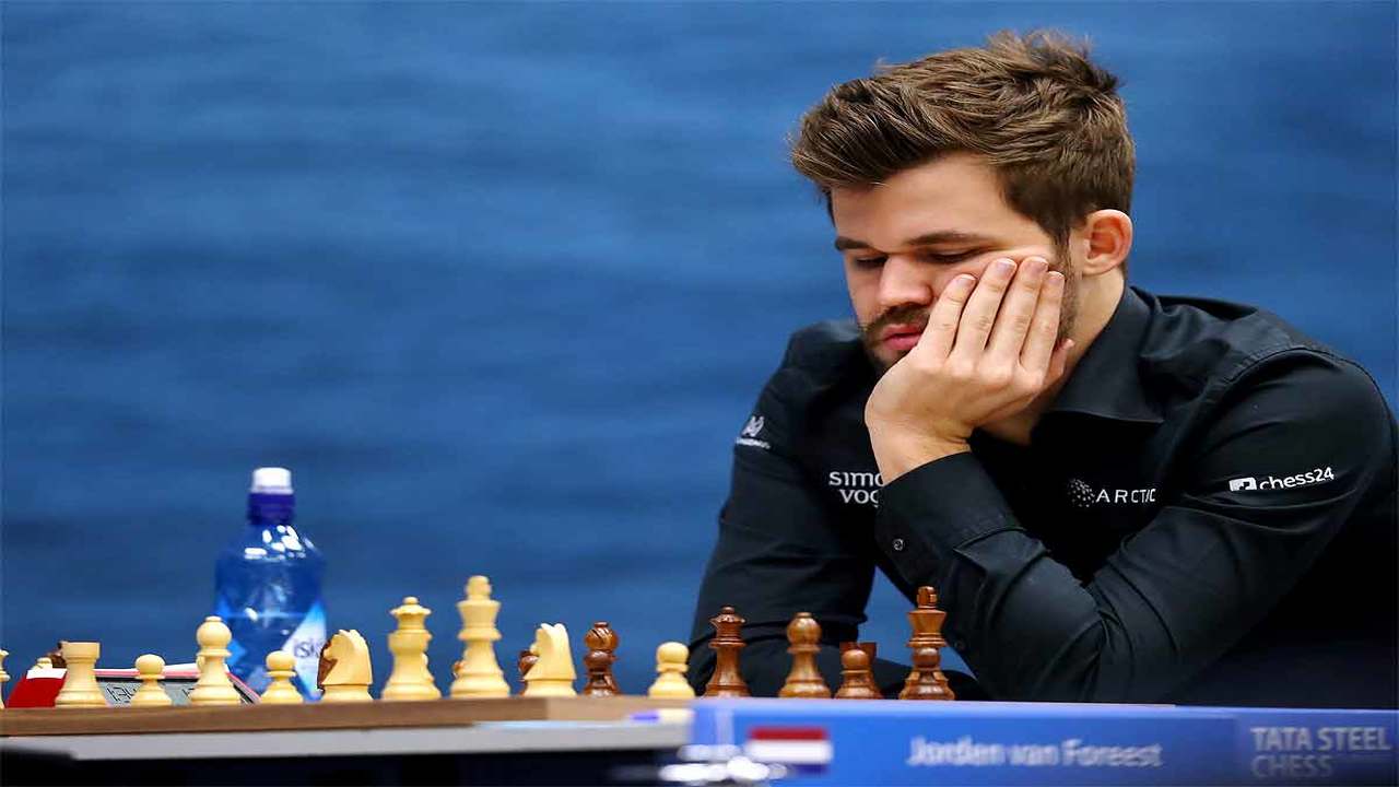 Carlsen beats Nepomniachtchi for third time in four games to open