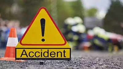 Agra: Mother-daughter killed in car crash on Yamuna e-way