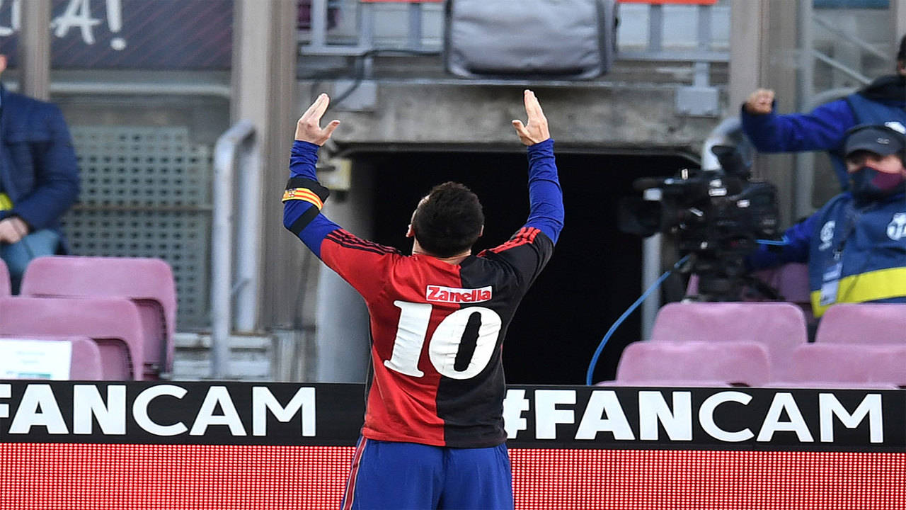 La Liga: Lionel Messi marks goal with Newell's Old Boys No 10 shirt in  tribute to