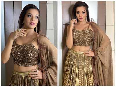 Pics: Monalisa shows her beauty in a stylish lehenga