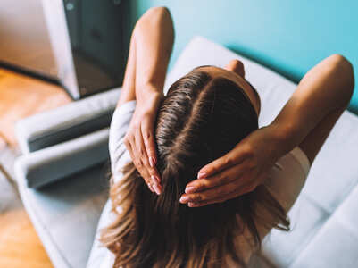 Natural ways to nourish your dry scalp