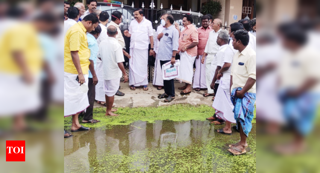 MLA inspects inundated areas of Trichy city | Trichy News - The Times ...