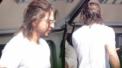 Shah Rukh Khan sports long hair as he shoots for 'Pathan' in Mumbai | Hindi Movie News - Times of India Shah Rukh Khan sports long hair as he shoots for 'Pathan' in Mumbai | Hindi Movie News - Times of India